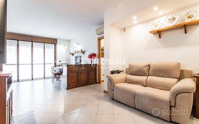 TRE LOCALI CON CANTINA E BOX DOPPIO