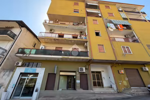 MAGAZZINO A CORIGLIANO-ROSSANO