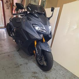 Yamaha T Max 560 - 2023