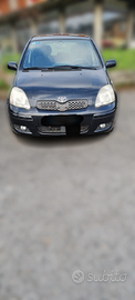 Toyota Yaris 1.3 Benzina - 5 Porte anno 2004