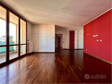 TRILOCALE IN CENTRO NON ARREDATO