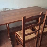TAVOLO E 4 SEDIE