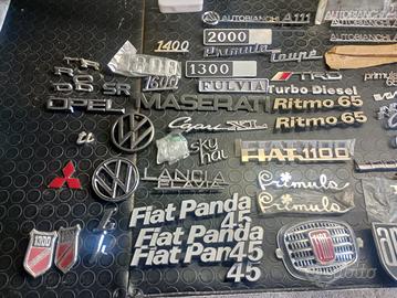 lotto stock fregi stemmi auto quasi 100 pezzi