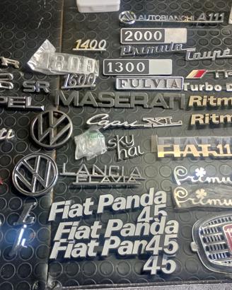 lotto stock fregi stemmi auto quasi 100 pezzi