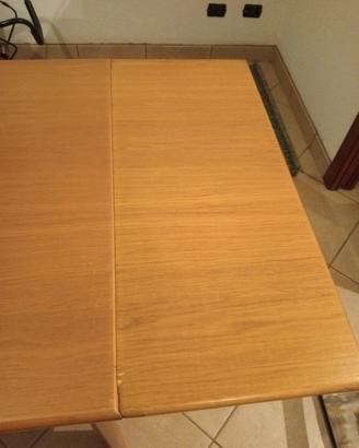 tavolo in legno con prolunghe 