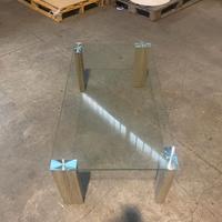 tavolino di vetro basso