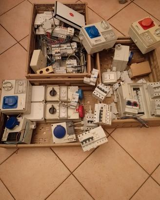 materiale elettrico 