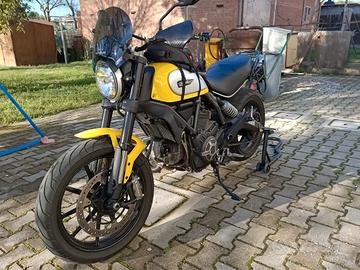 Ducati scrambler 