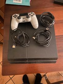 Playstation 4  (1 tera) + controller bianco