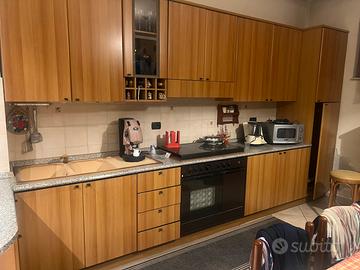 Cucina e parete attrezzata