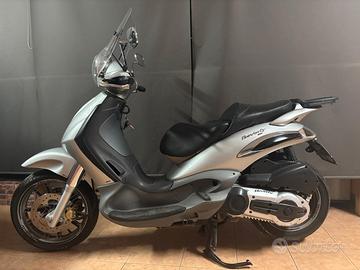 Piaggio Beverly 500 i.e inclusi ricambi/accessori