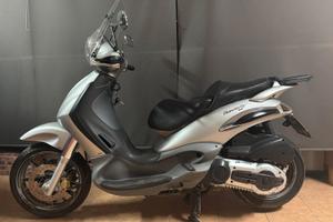 Piaggio Beverly 500 i.e inclusi ricambi/accessori