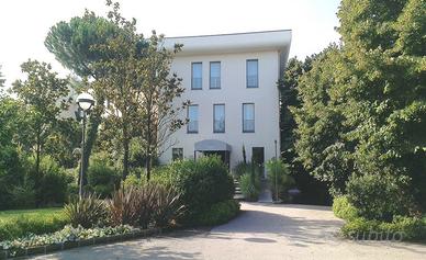 Ampia Struttura con parco