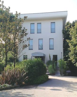 Ampia Struttura con parco