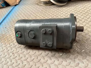 Pompa BOBCAT 6687865