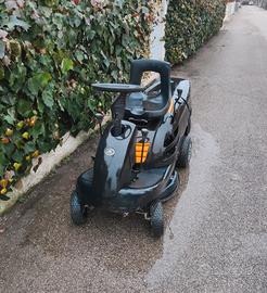 trattorino tagliaerba 