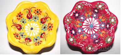 Ciotole colorate decorative da Grecia fatte a mano