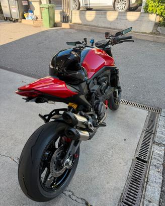 Ducati Monster 937 plus