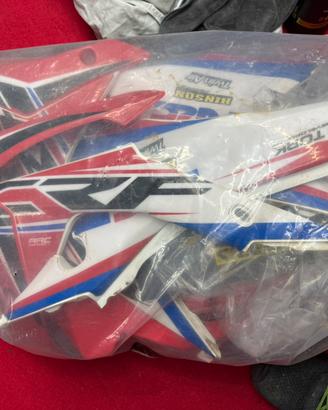 Kit plastiche con grafiche CRF 14-17