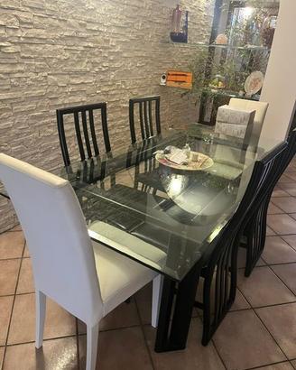 Tavolo in cristallo + 6 sedie
