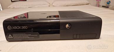Console XBOX 360 con relativo alimentatore 