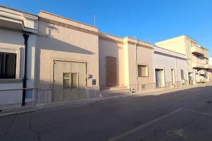 Abitazione indip. p.rialzato con garage e giardino