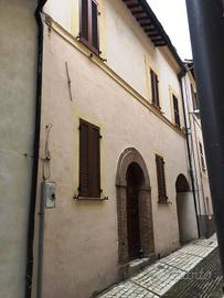 Casa indipendente di 160 m² con più di 5 locali a 