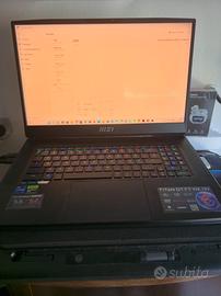 Titan GT77 UHD 144 Hz RTX 4090 RAM 64 SSD 6TB