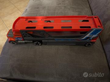 Camion trasportatore lanciatore hot wheels