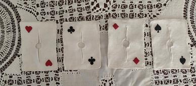 Sottobicchieri vintage ricamati carte da gioco