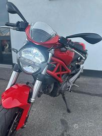 Ducati Monster 696