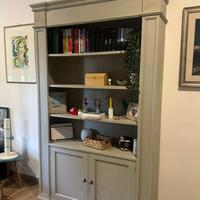 Libreria shabby grigia