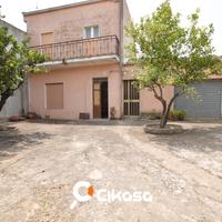 Ampia indipendente con doppio cortile