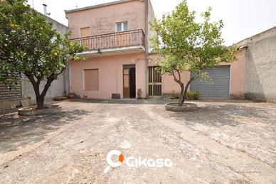 Ampia indipendente con doppio cortile