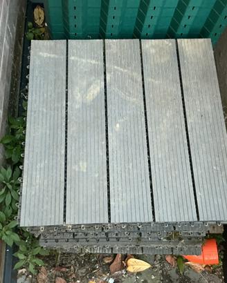 20 piastrelle ad incastro wpc per giardino 60x60cm
