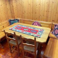 Arredo Completo in Legno Massiccio – Stile Rustico