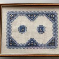 Vassoio con telo punto filo assisano