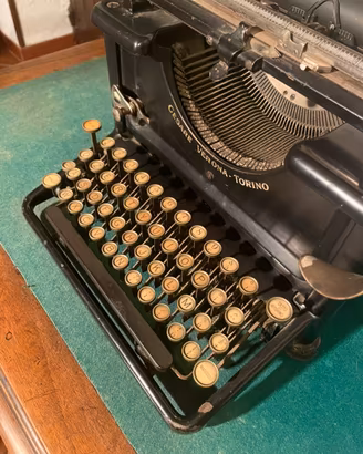 Macchina da scrivere Remington vintage