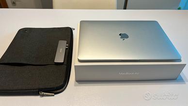 MacBook Air M1 (2020) 256GB Argento + Hub USB-C