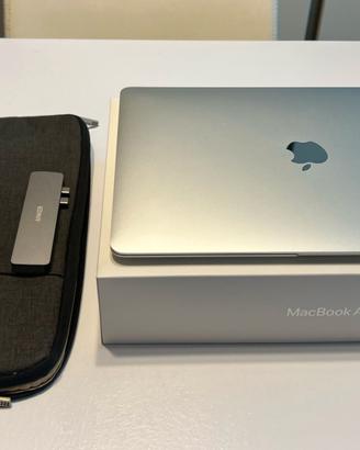 MacBook Air M1 (2020) 256GB Argento + Hub USB-C