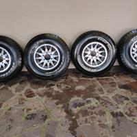 4 cerchi Bwa da 15 pollici completi di gomme Bf Go