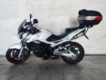 Suzuki GSR 600 k8