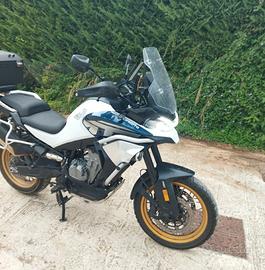 CF moto MT 800 Explore 