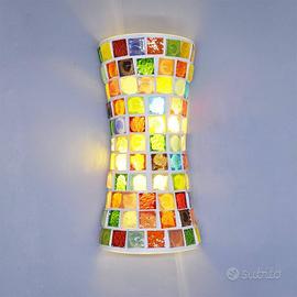 Lampada da parete in vetro colorato