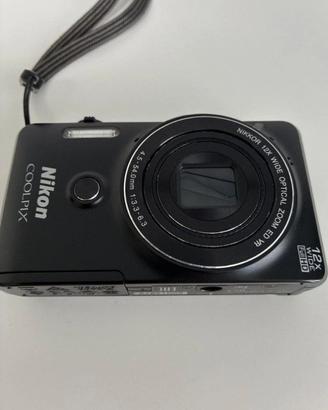 Nikon coolpix S6900