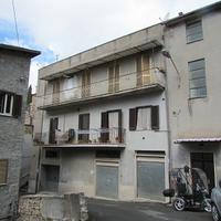 Casa, 2 garage, giardino terreno 1000mq