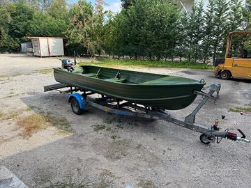 Canadian 430 con motore Yamaha 8 cv e carrello