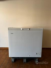 Congelatore a pozzetto Haier 300L - Display Elettr