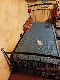 Letto singolo in ferro battuto 