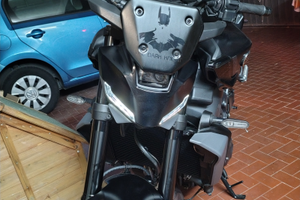 Yamaha MT-09 Y-AMT modello 2025 con 1800km